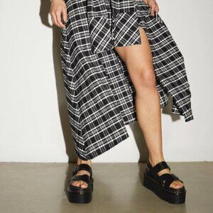 NIB Dr. Martens Voss II Quad Athena Leather Strap Platform Sandals Black US 7